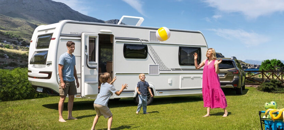 Fendt Bianco Activ 465 Caravan Deluxe caravan huren - vakantie caravan huren - trekcaravan huren - caravan huren voor 2 personen in de zomer